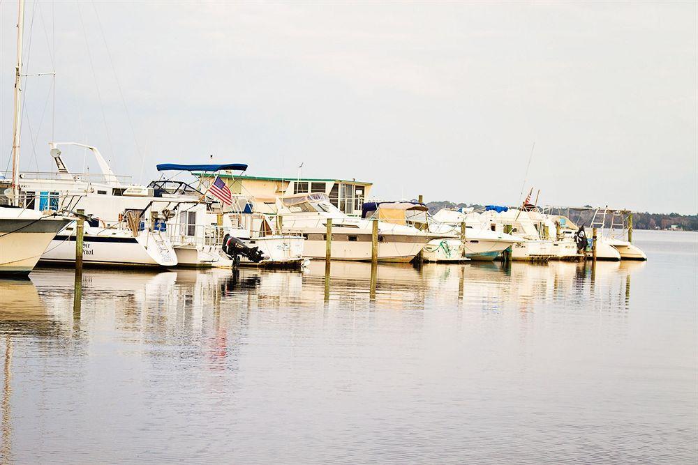 Crystal Cove Riverfront Resort Palatka Buitenkant foto