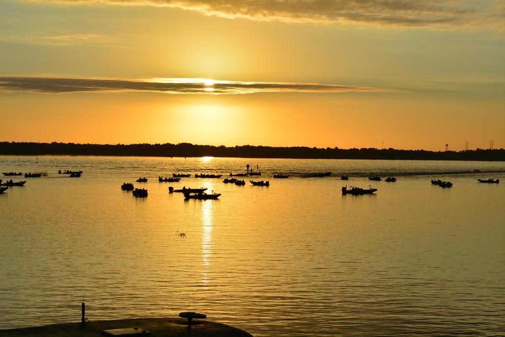 Crystal Cove Riverfront Resort Palatka Buitenkant foto